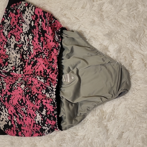 Nike Girls Dri-fit shorts - Picture 4 of 5